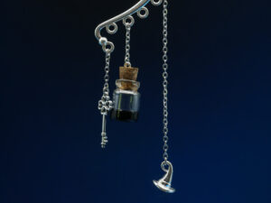 Ear Cuff Potion Silver - Black