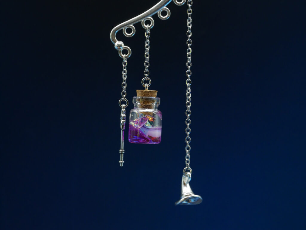 Ear Cuff Potion Silver - Purple Mylar