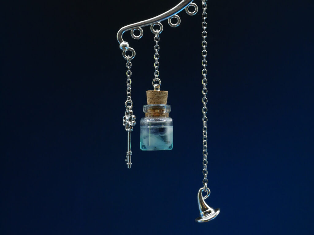 Ear Cuff Potion Silver - Stormy Blue