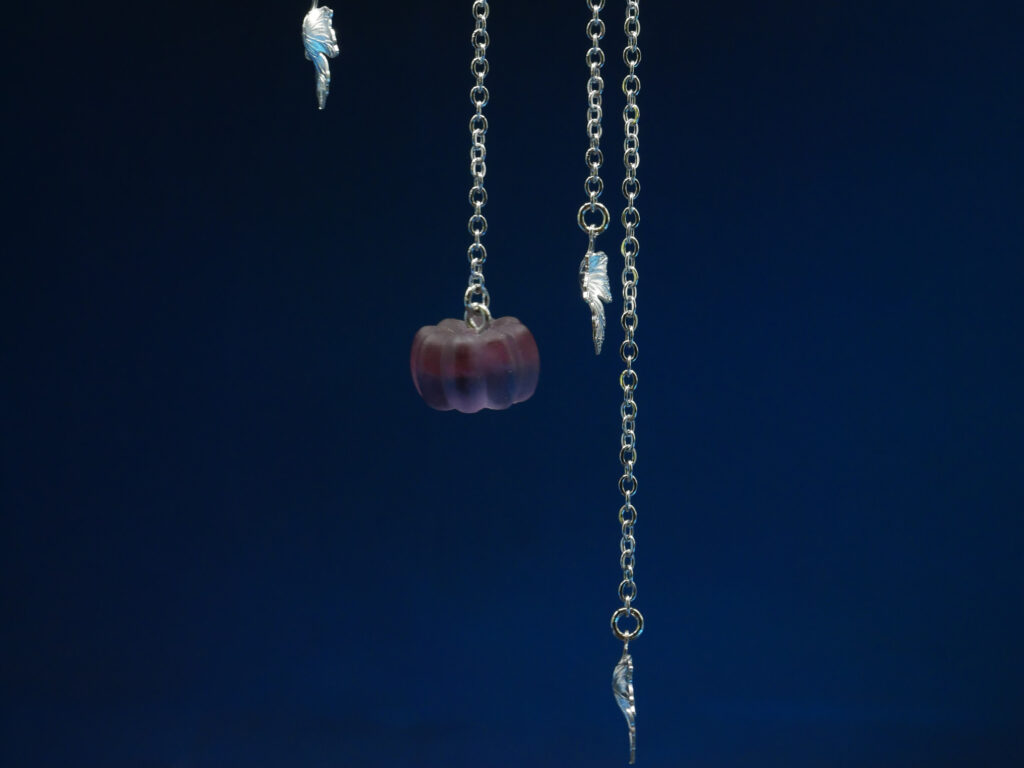 Ear Cuff Pumpkin Silver - Blue Red Matte